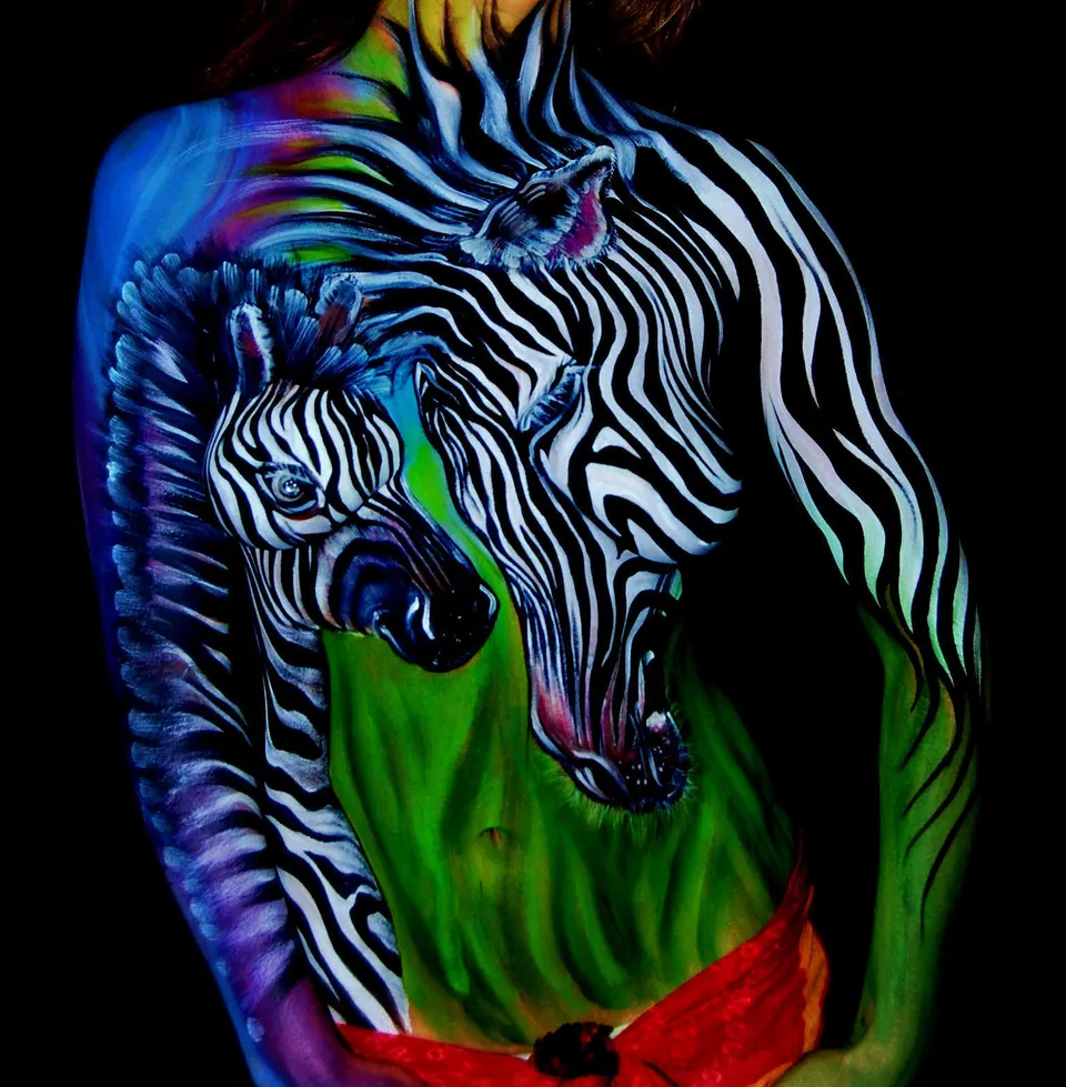 reds-naked-vegas-heather-aguilera-zebra2