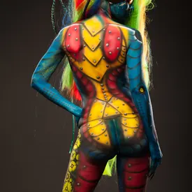 electric-daisy-carnival-edc-2014-bodypainting-creature