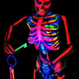 electric-daisy-carnival-edc-2014-bodypainting-skeleton