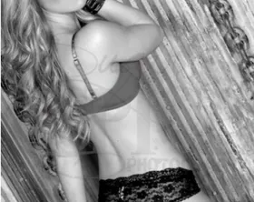 Amber Thompson, Naked Vegas model — portfolio pick